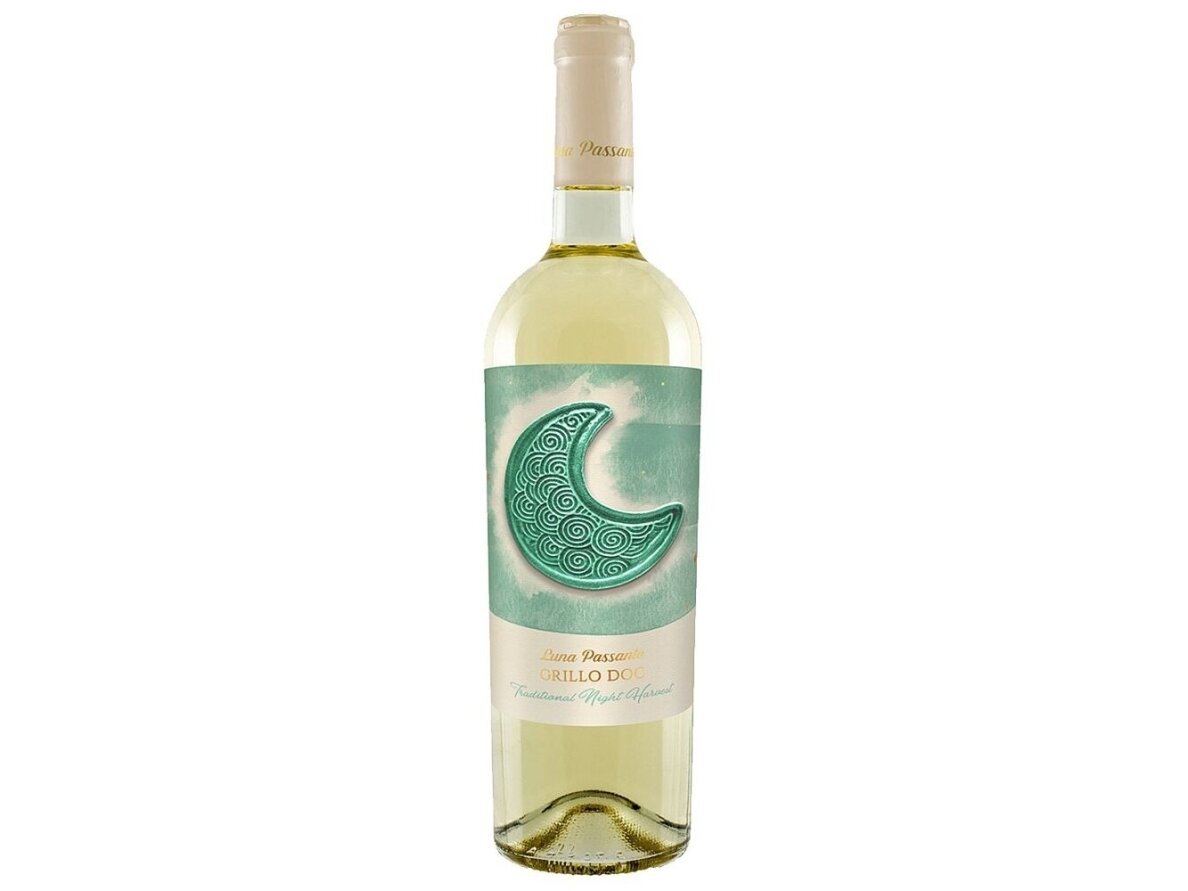 Vynas Cingue Segni Luna Passante Grillo Sicilia D.O.C. 0,75 l Vynas Cingue Segni Luna Passante Grillo Sicilia D.O.C. 0,75 l